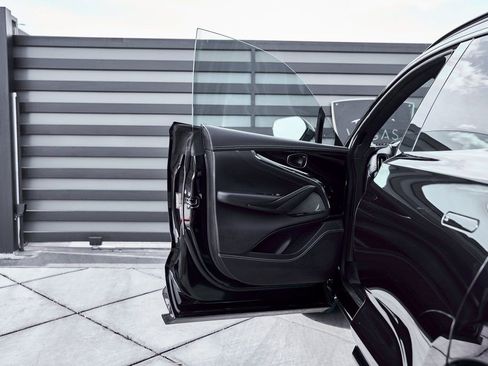 Used 2025 Aston Martin DBX 707 image 28