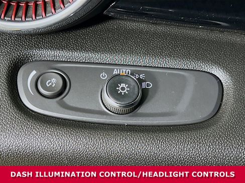 Used 2024 Chevrolet Trax RS w/ Sunroof Package image 13