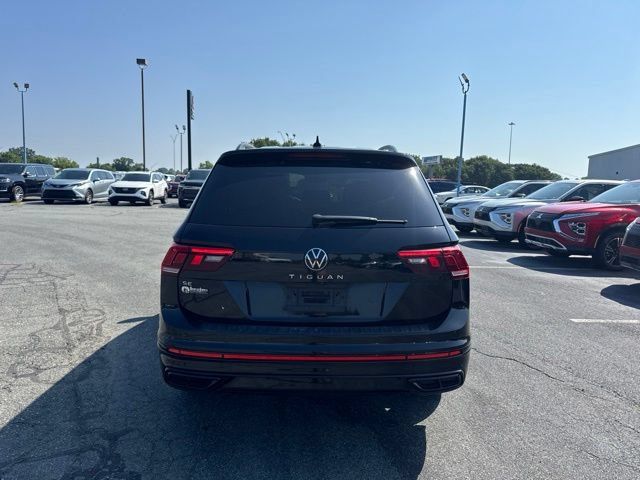Used 2022 Volkswagen Tiguan SE R-Line FWD image 5