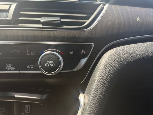 Used 2018 Honda Accord Touring image 28