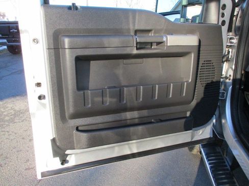 Used 2014 Ford F350 Lariat w/ Chrome Package image 34