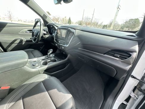 Used 2023 Chevrolet Traverse LT w/ LT Premium Package image 29