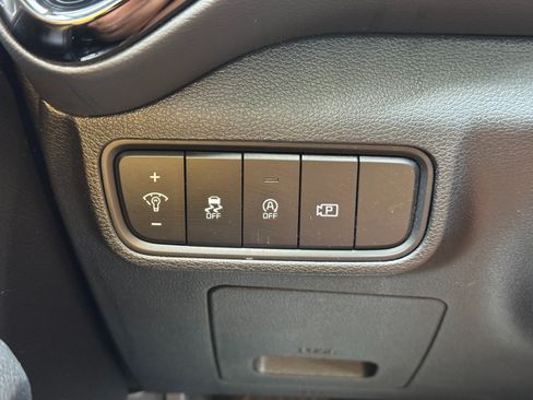 Used 2025 Kia Soul S FWD image 16