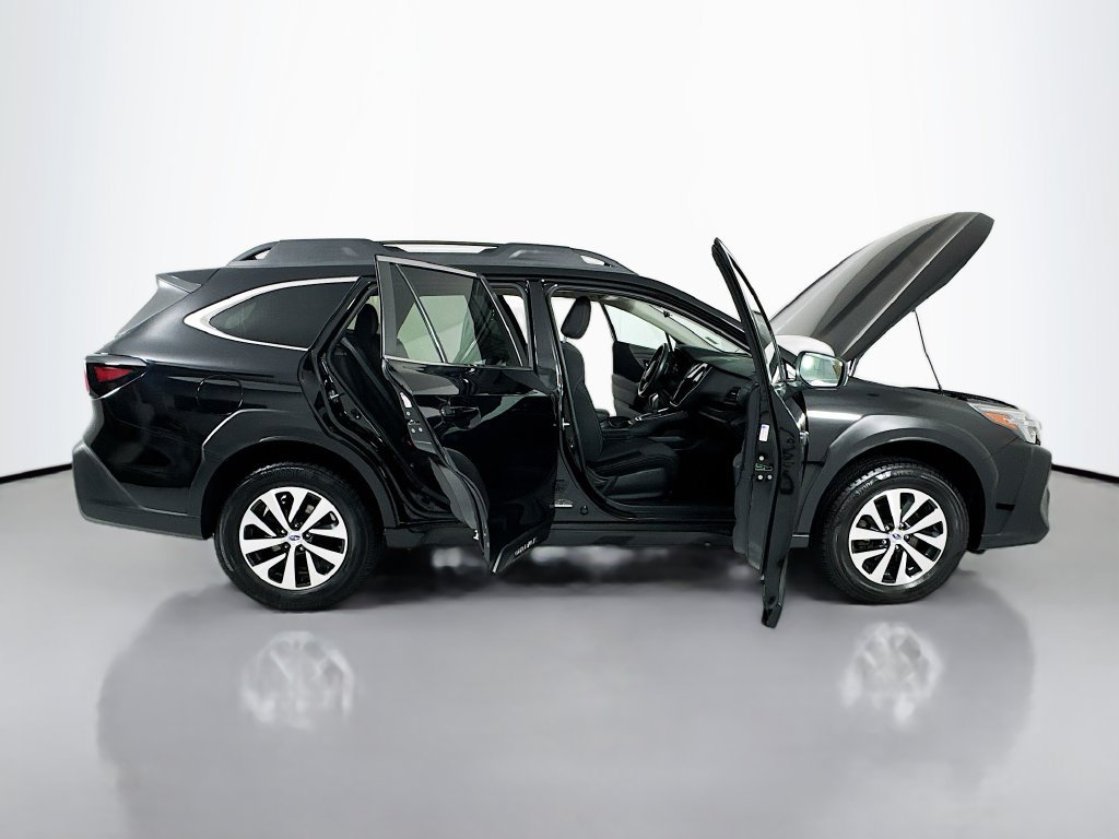 Used 2023 Subaru Outback Premium AWD/4WD image 27