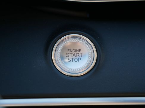 Used 2025 Genesis GV70 2.5T AWD/4WD image 29