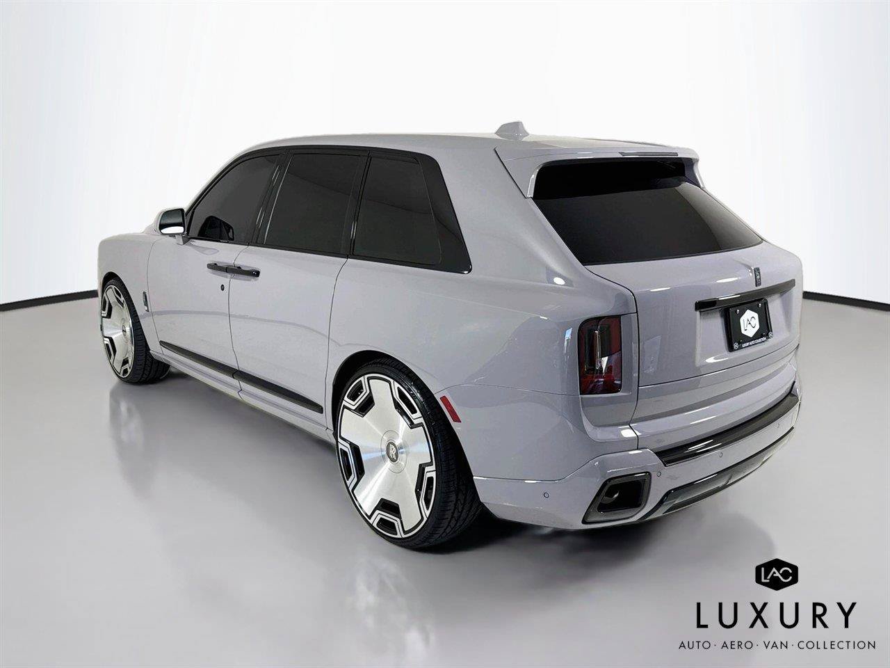 Used 2025 Rolls-Royce Cullinan Black Badge AWD/4WD image 7