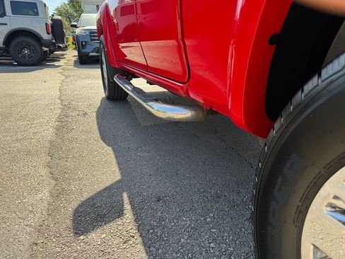 Used 2012 Chevrolet Colorado LT AWD/4WD image 16