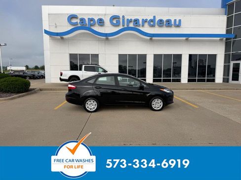 Used 2019 Ford Fiesta S FWD image 1