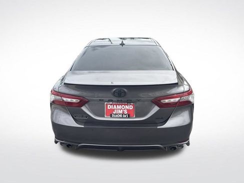 Used 2018 Toyota Camry XSE FWD image 4