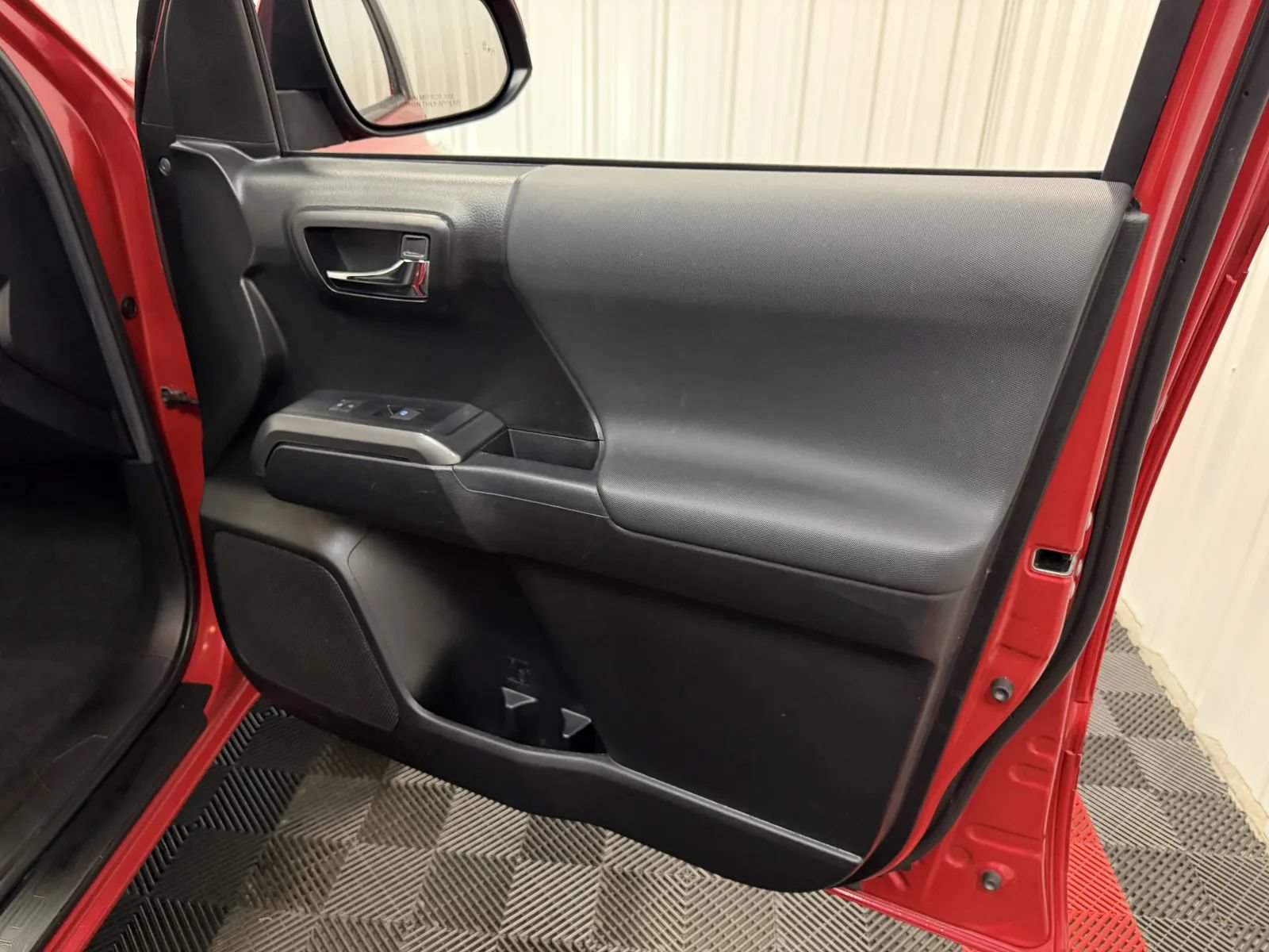 Used 2021 Toyota Tacoma TRD Off-Road w/ Technology Package AWD/4WD image 42