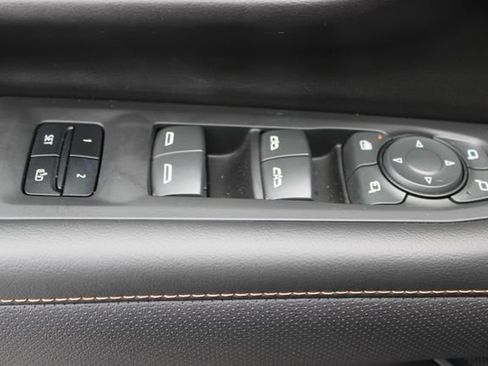 Used 2023 GMC Yukon AT4 w/ AT4 Premium Package AWD/4WD image 15