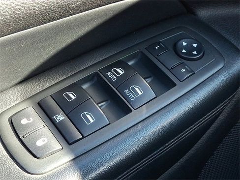 Used 2013 Jeep Grand Cherokee Laredo image 27