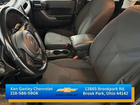 Used 2018 Jeep Wrangler Unlimited Sport S AWD/4WD image 9