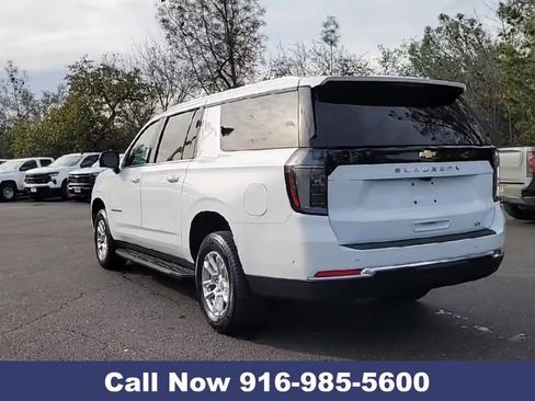 New 2026 Chevrolet Suburban LT w/ Comfort Package image 9