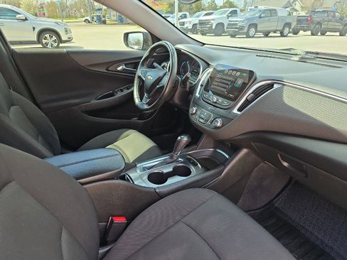 Used 2016 Chevrolet Malibu LT image 40