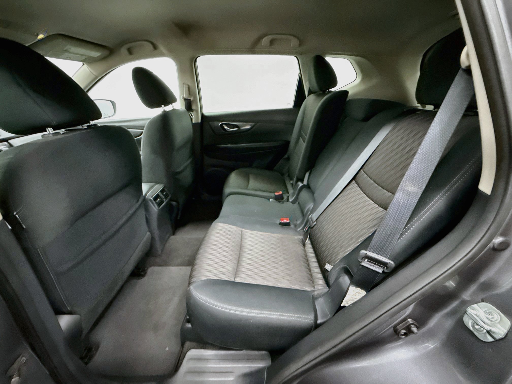 Used 2017 Nissan Rogue SV w/ SV Premium Package FWD image 27
