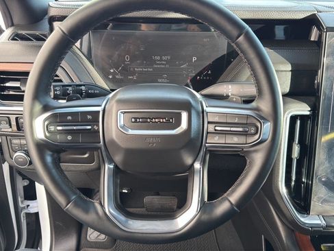 Used 2025 GMC Yukon Denali image 8