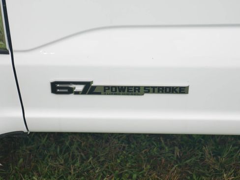 New 2025 Ford F250 XL w/ XL Chrome Package image 47