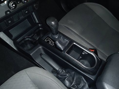 Used 2020 Toyota Tacoma SR w/ SR Convenience Package image 26