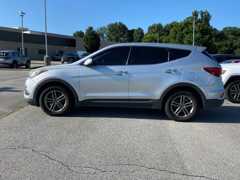Used 2018 Hyundai Santa Fe Sport FWD image 4