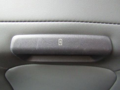 Used 2025 Ford Expedition Active image 33