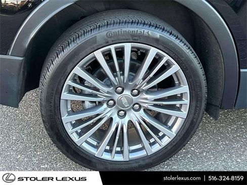 Used 2024 Cadillac XT4 Premium Luxury image 9