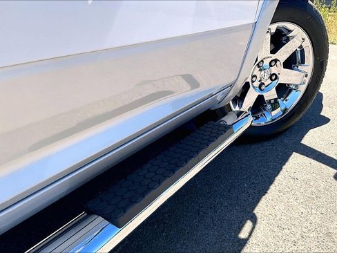 Used 2012 RAM 1500 Laramie AWD/4WD image 37