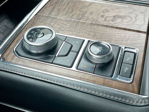 Used 2021 Ford Expedition Platinum image 17