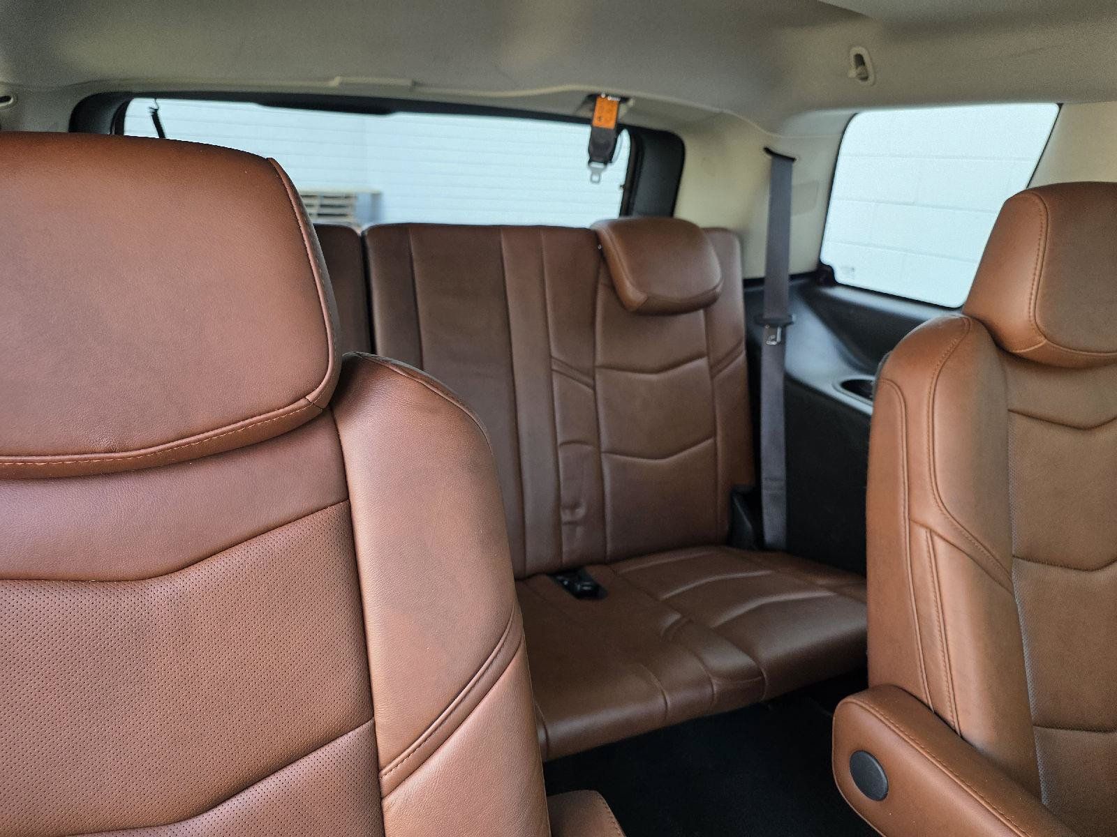 Used 2019 Cadillac Escalade Premium Luxury w/ LPO, Radiant Package AWD/4WD image 20
