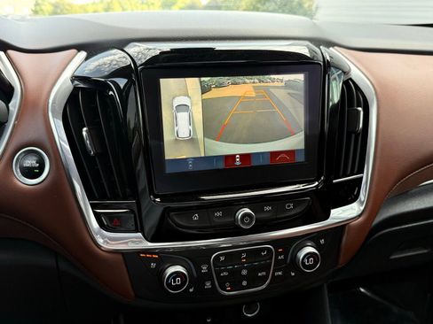 Used 2018 Chevrolet Traverse High Country AWD/4WD image 39