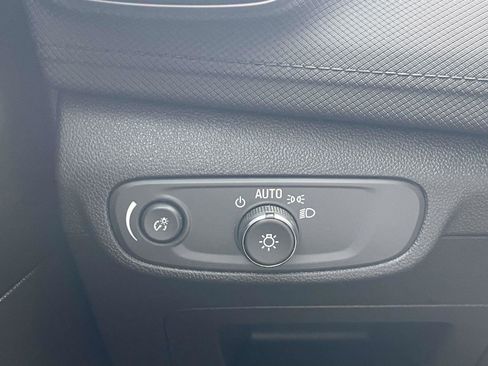 Used 2024 Chevrolet TrailBlazer LT FWD image 26