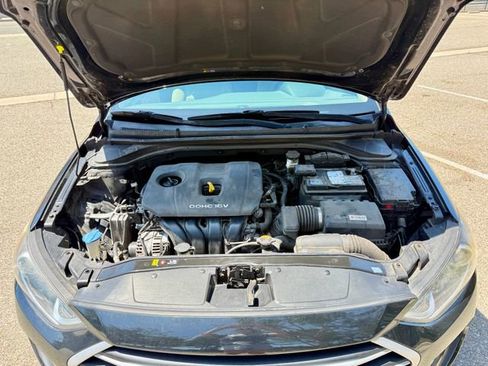 Used 2018 Hyundai Elantra SEL FWD image 26