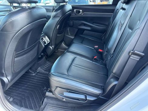 Used 2021 Kia Sorento S image 8
