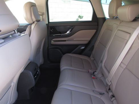 Used 2020 Lincoln Corsair Reserve image 16