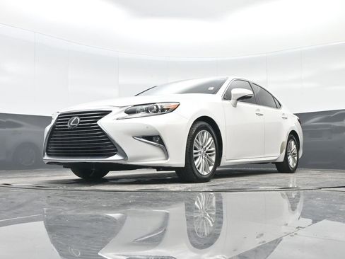 Used 2016 Lexus ES 350 w/ Premium Package w/Wood Trim image 25