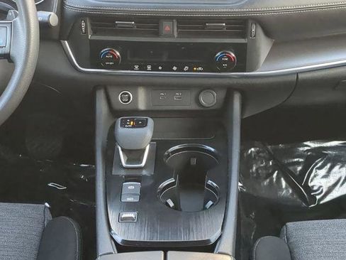 Certified 2023 Nissan Rogue SV FWD image 19
