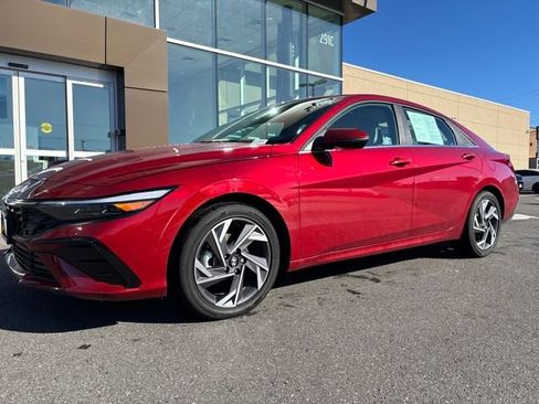 Certified 2025 Hyundai Elantra Limited image 1
