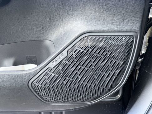 Used 2022 Toyota RAV4 XLE image 18