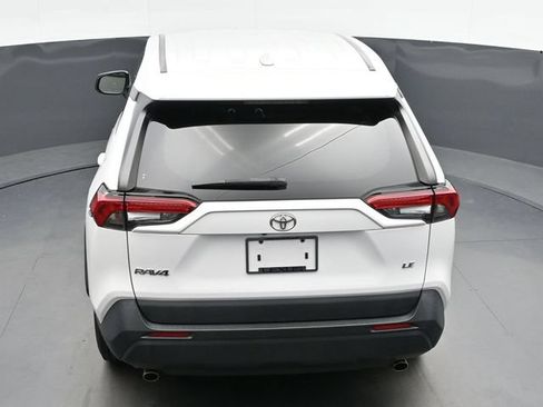 Used 2022 Toyota RAV4 LE FWD image 21