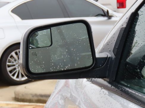 Used 2011 Ford Edge SEL w/ 201A Rapid Spec Order Code image 18