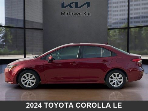 Used 2024 Toyota Corolla LE image 6