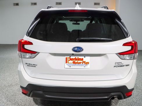 Used 2022 Subaru Forester Premium AWD/4WD image 8