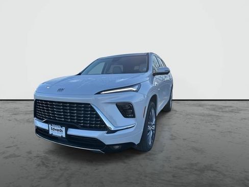 Used 2025 Buick Enclave Avenir w/ Trailering Package, 5000 lbs. image 3