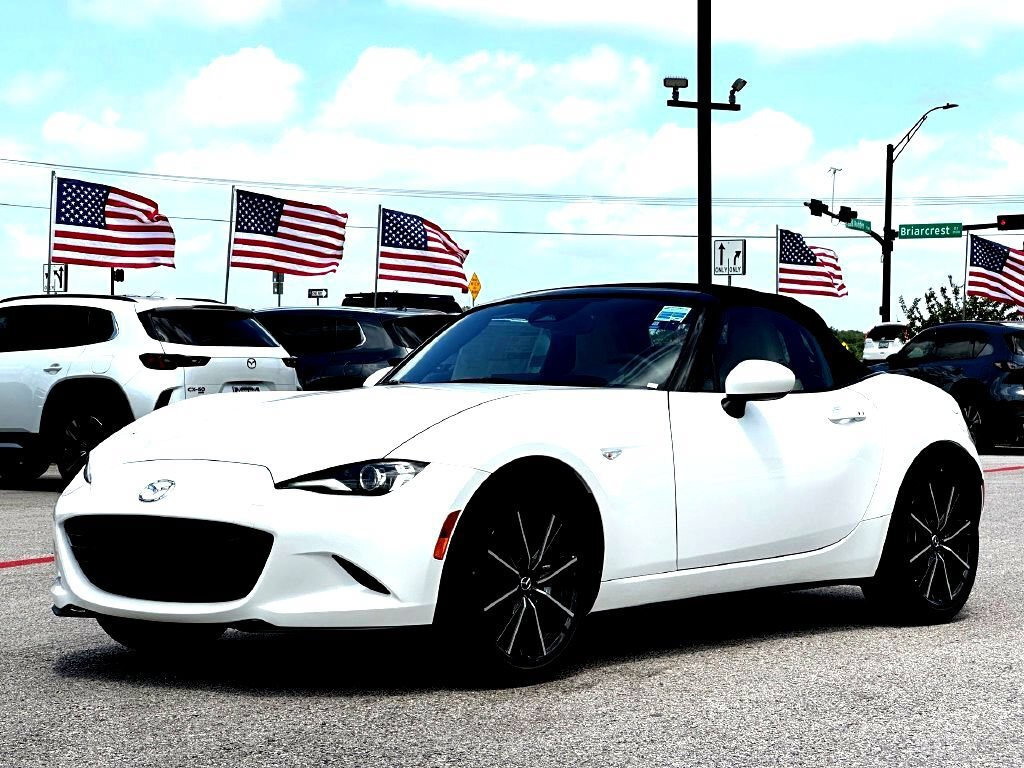 New 2026 MAZDA MX-5 Miata Grand Touring RWD image 3
