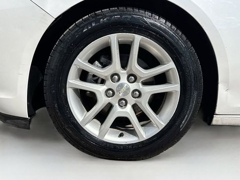 Used 2015 Chevrolet Malibu LT image 38