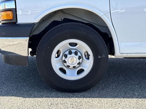 New 2024 Chevrolet Express 3500 w/ Power Convenience Package image 27