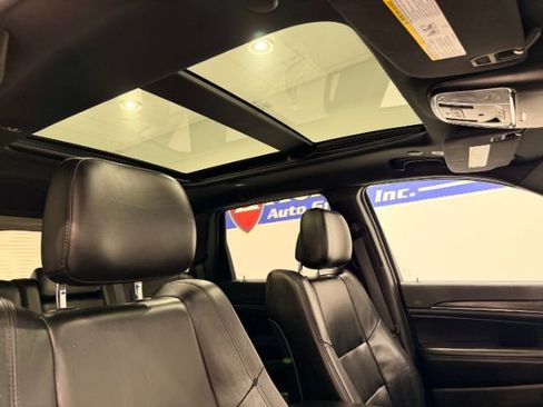 Used 2019 Jeep Grand Cherokee Limited w/ Luxury Group II image 22