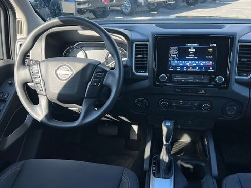 Used 2024 Nissan Frontier SV w/ Technology Package AWD/4WD image 22