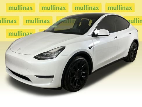 Used 2021 Tesla Model Y Long Range image 14