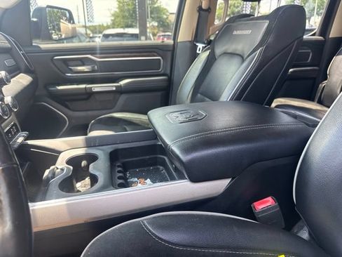 Used 2019 RAM 1500 Laramie AWD/4WD image 10